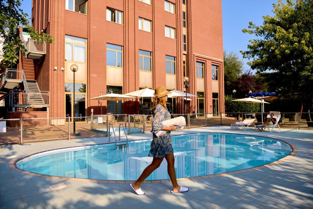 Novotel Torino Corso Giulio Cesare מראה חיצוני תמונה